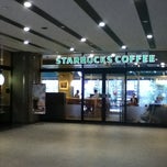 スターバックスコーヒー神宮前６丁目店>