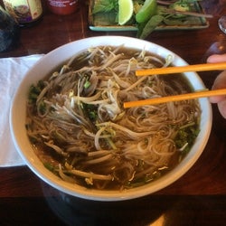 Phở Green Papaya corkage fee 