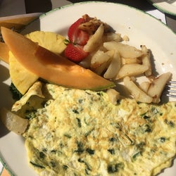 Chez Cora - Breakfast and Lunch