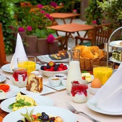 Nils' Openair Breakfast Lounge