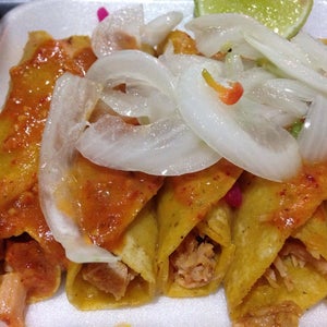 Tacos de cochinita El Cheff