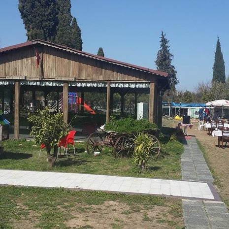 Nallı Bahçe At Çifliği