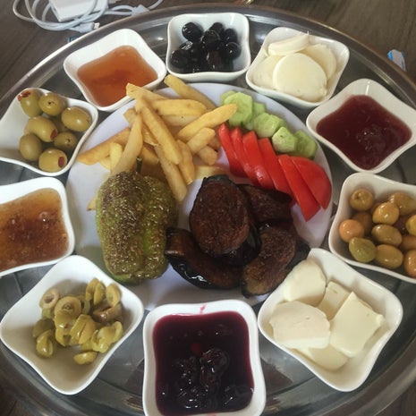 Beyaz Köşk Cafe (b1982)
