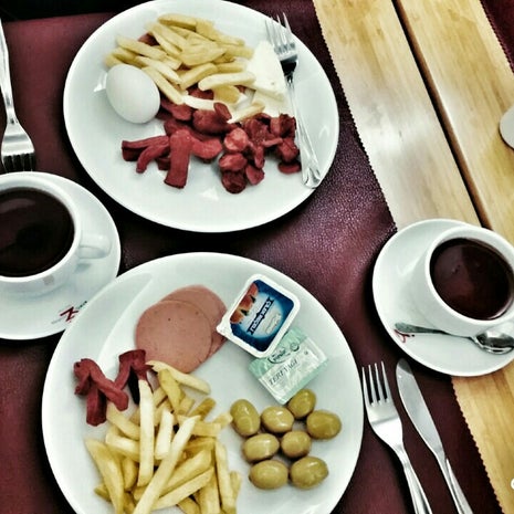 Grand Zeybek Otel Kahvaltı Salonu