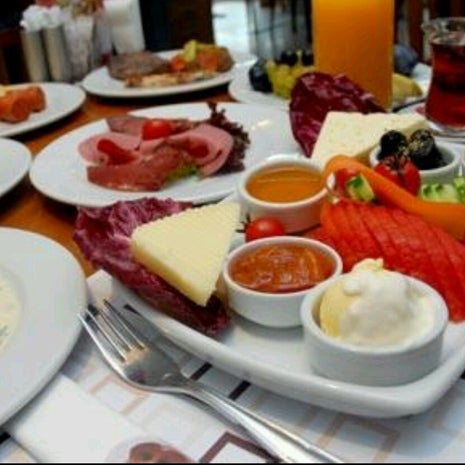 Doble Tree hilton kahvaltı salonu