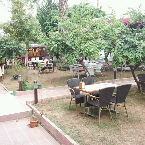 Menekşe Cafe