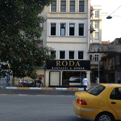 RODA BRUNCH CAFE