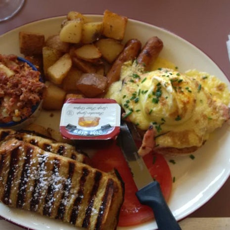 Macy's Diner and Delicatessen