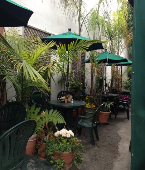 Vivian's Millenium Cafe