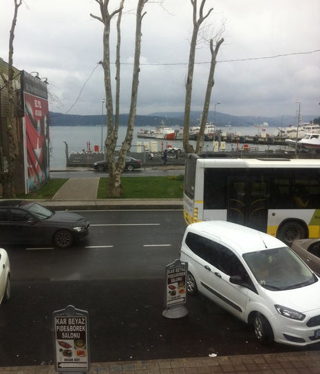 Kar Beyaz Pide Börek Salonu