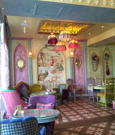 Shakespeare and Co. شكسبير أند كو