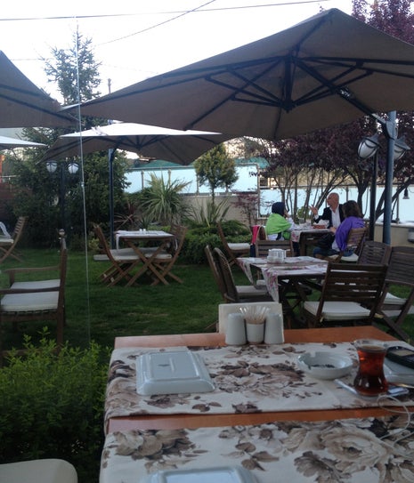 Kutuk Ev Cafe & Restaurant