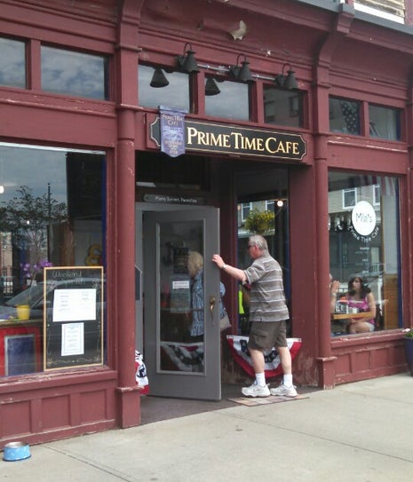 Mia's Prime Time Cafe