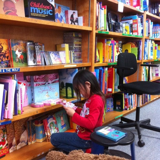 Children's Book World Bookstore in Westside
