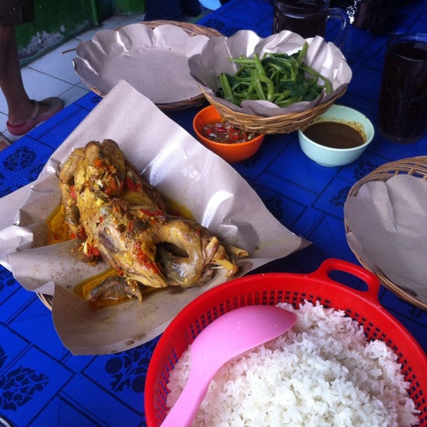 Warung Ayam  Betutu  Bu  Lina  Gilimanuk  Bali