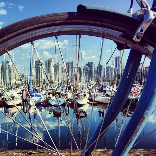Where's Good? Holiday and vacation recommendations for Vancouver, Canada. What's good to see, when's good to go and how's best to get there.
