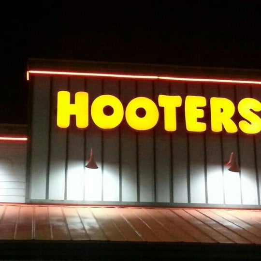 Hooters 125 N Sykes Creek Pkwy