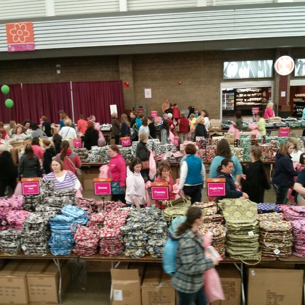 Vera Bradley Outlet Sale Fort Wayne, IN