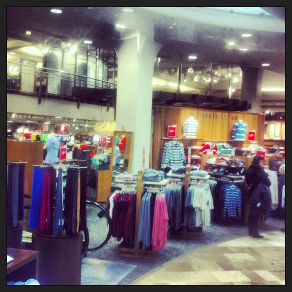 La Maison Simons - Department Store in Montréal