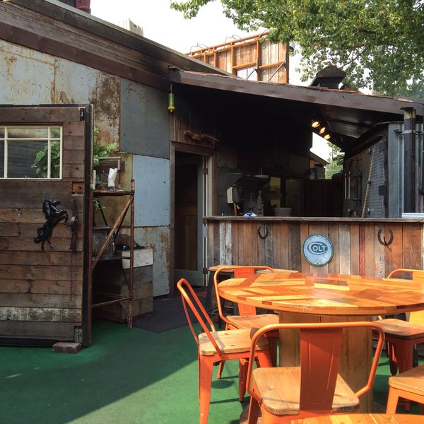 Drunky�s Two Shoe BBQ Fremont Seattle, WA