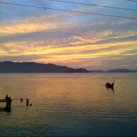  Pantai Ulee Lheue Beach in Banda Aceh