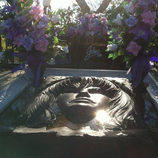 Photos at Selena Gravesite Cemetery in Corpus Christi