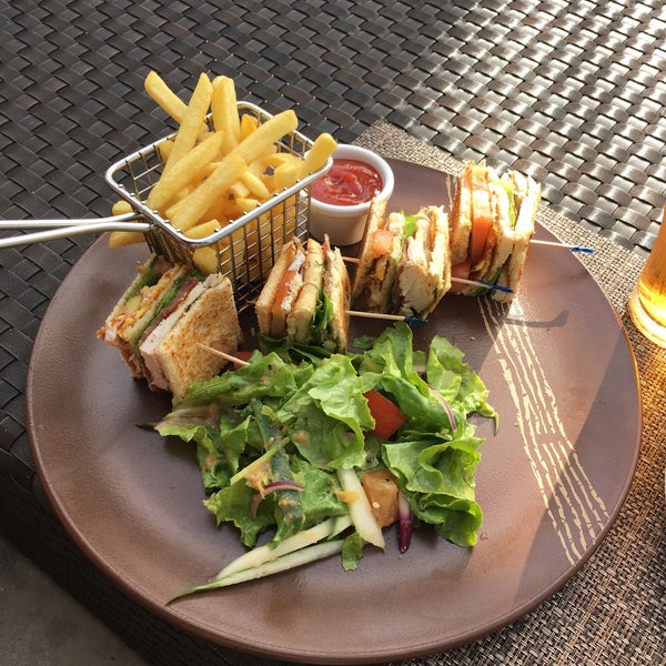 Toba Bar & Grill InterContinental Fiji Golf Resort & Spa Natadola