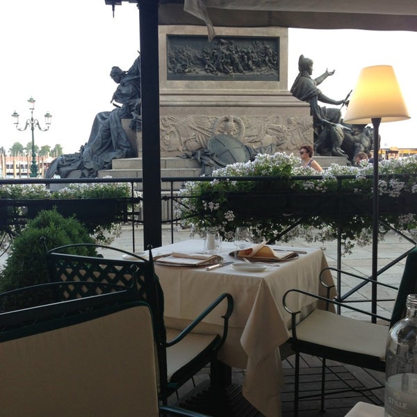 Where's Good? Holiday and vacation recommendations for Venice, Italy. What's good to see, when's good to go and how's best to get there.