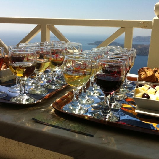 Where's Good? Holiday and vacation recommendations for Santorini Island, Greece. What's good to see, when's good to go and how's best to get there.