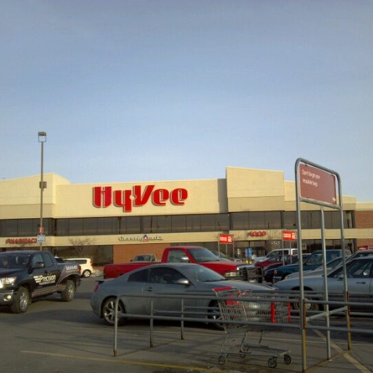 HyVee Grocery Store in Independence
