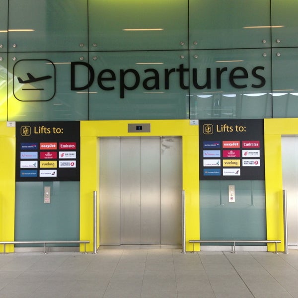 Gatwick South Terminal Northbound Bus Stop Bus Station