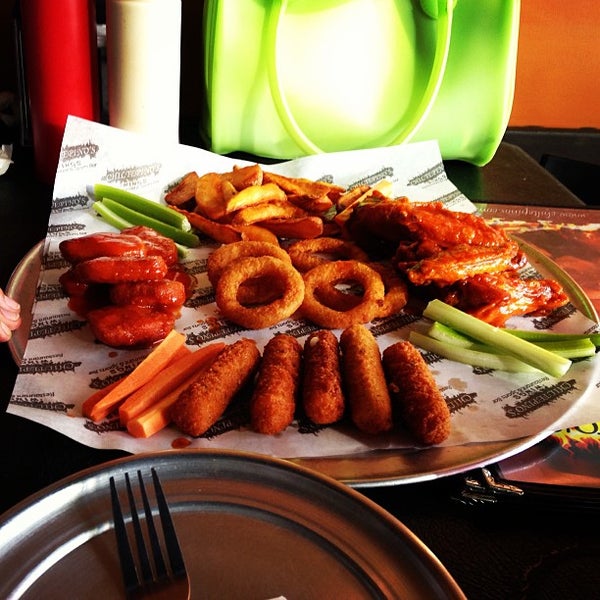 Chiltepinos Macroplaza Sports Bar en Tijuana