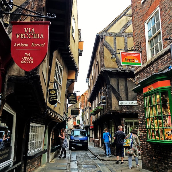 Where's Good? Holiday and vacation recommendations for York, United Kingdom. What's good to see, when's good to go and how's best to get there.
