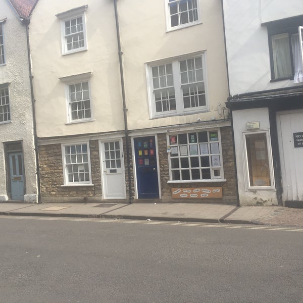 Where's Good? Holiday and vacation recommendations for Oxford, United Kingdom. What's good to see, when's good to go and how's best to get there.