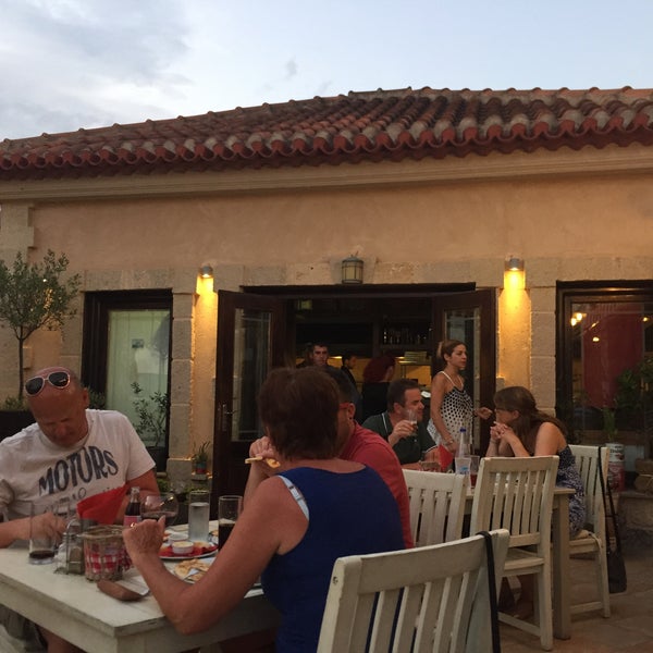Where's Good? Holiday and vacation recommendations for Costa Navarino, Greece. What's good to see, when's good to go and how's best to get there.
