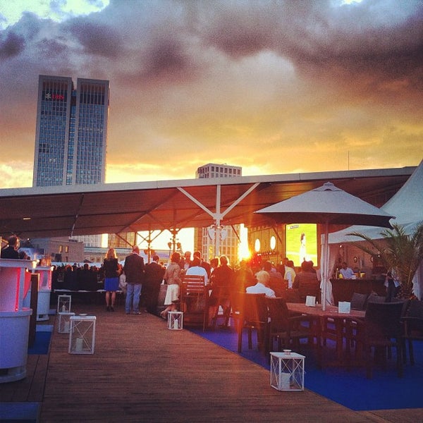 Long Island Summer Lounge Lounge in Innenstadt