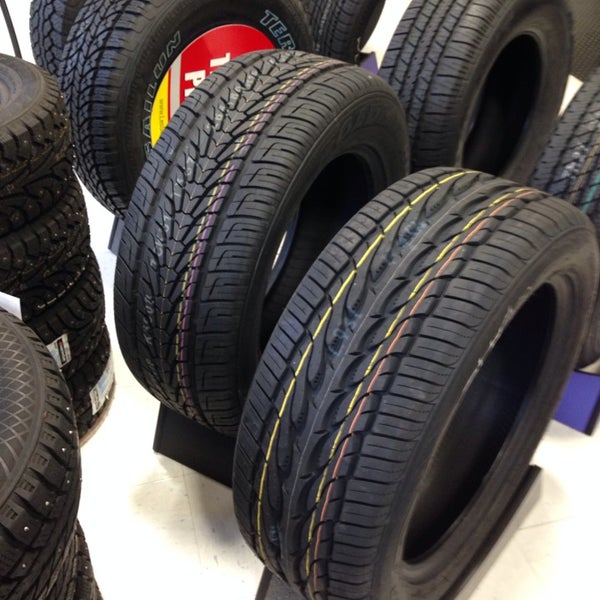 Les Schwab Tires Automotive Shop in Lake City