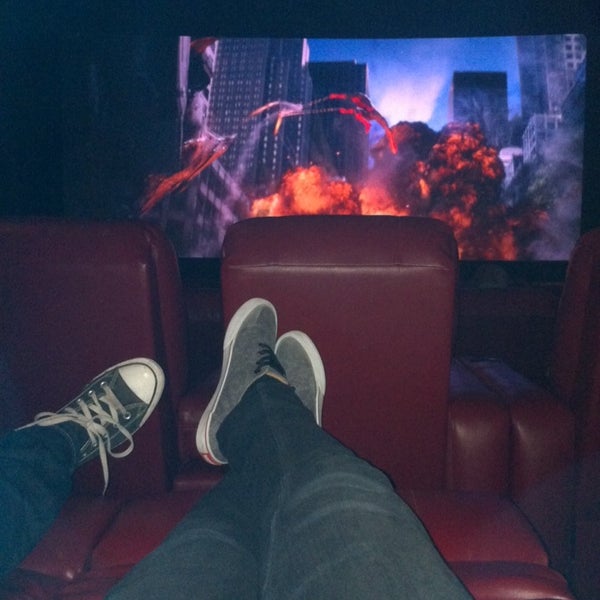 Fallbrook 7 theater showtimes AMC Fallbrook 7 in West Hills, CA - get movie showtimes and tickets online, movie information and more from Moviefone.