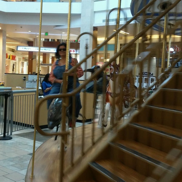 Topanga mall location Westfield Topanga Located in the heart of the bustling Warner Center business district of northern Los Angeles, Westfield Topanga has become the San Fernando Valley’s flagship destination for .
