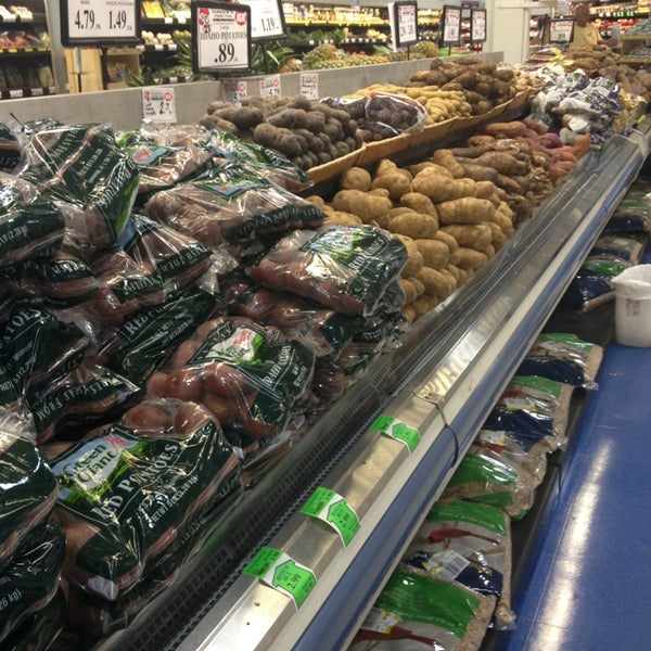 Foster's Food Fair Republix Plaza West Bay, Grand Cayman