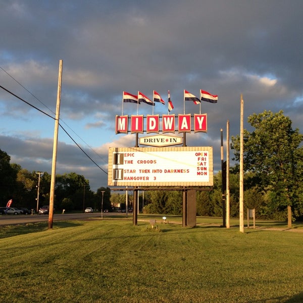 Midway Twin Drive-In - Movie Theater in Ravenna