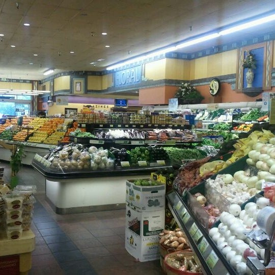 Gelson's Market Los Feliz Los Angeles, CA