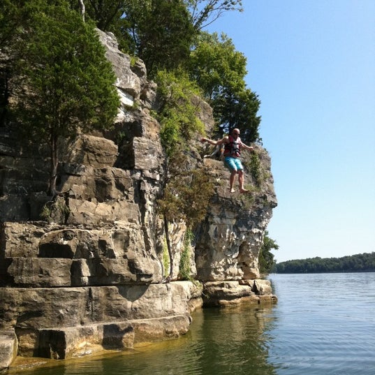 Party Cove Lake in Hermitage
