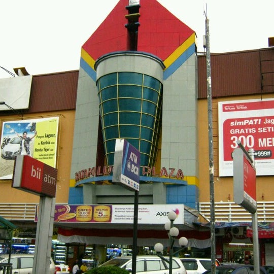 Lucky Plaza - Shopping Mall