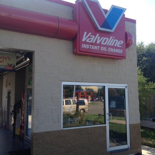 Valvoline Instant Oil Change Automotive Shop in Rowlett