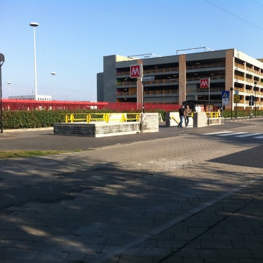 Metro S. Donato (M3) Zona 4 14 consigli da 693 visitatori Metro S. Donato (M3) Zona 4 14 consigli da 693 visitatori