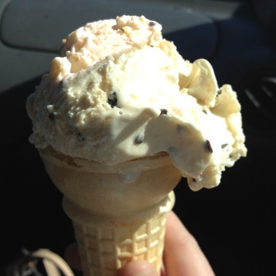 Gilles Frozen Custard - Ice Cream Shop in Bluemound Heights