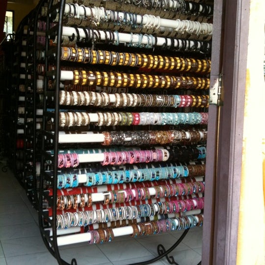 Budivis | Cheap Jewellery wholesaler - Jewelry Store in Ubud