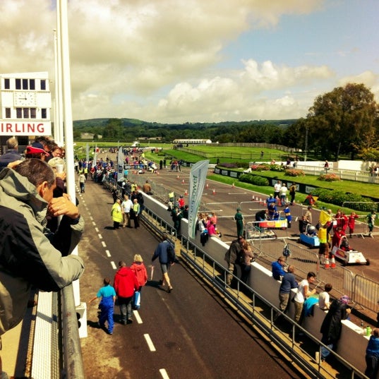 goodwood motor racing circuit