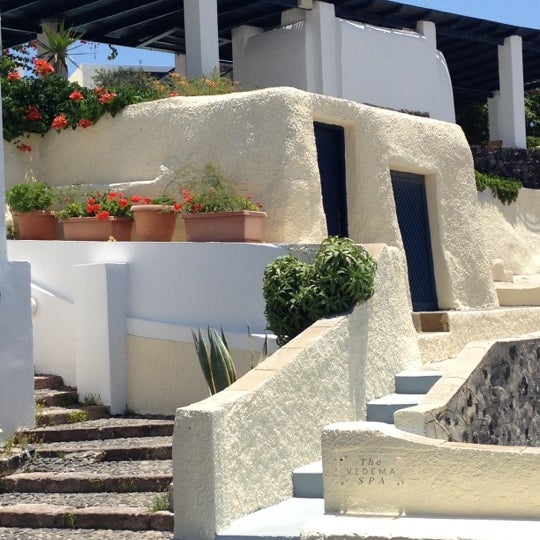 Where's Good? Holiday and vacation recommendations for Santorini Island, Greece. What's good to see, when's good to go and how's best to get there.